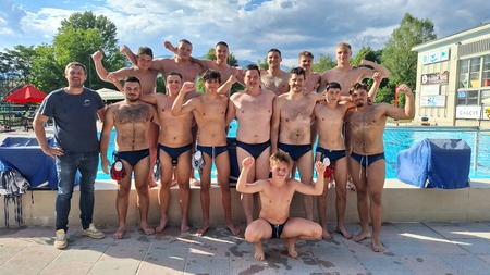 Calcit Waterpolo.jpg