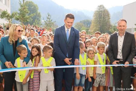 V Kamniku odprli eno najbolj modernih osnovnih šol v Sloveniji.JPG