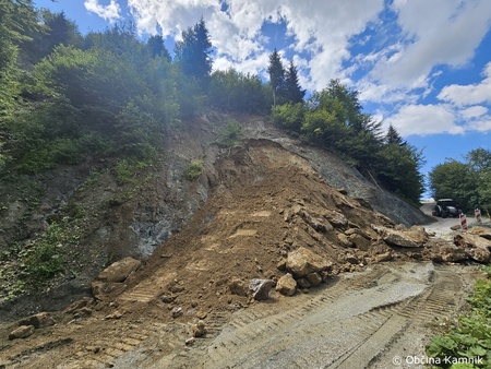 Sanacija plazu na lokalni cesti Podlom (3)
